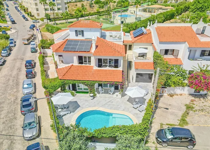 Alporchinhos Villa *